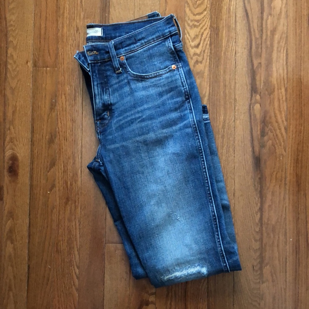 Madewell 9" Mid-Rise Skinny York Wash Rip & Repair Edition - Picture 6 of 8